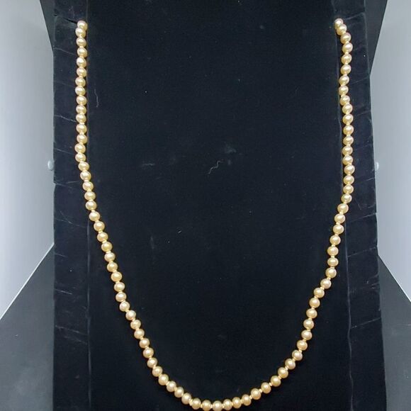 Vintage Glass Pearl Necklace - Picture 1 of 3